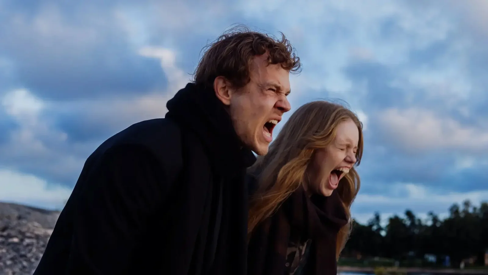 A Light That Never Goes Out (2025) | Crítica de la ópera prima de Lauri-Matti Parppei | CineFilm