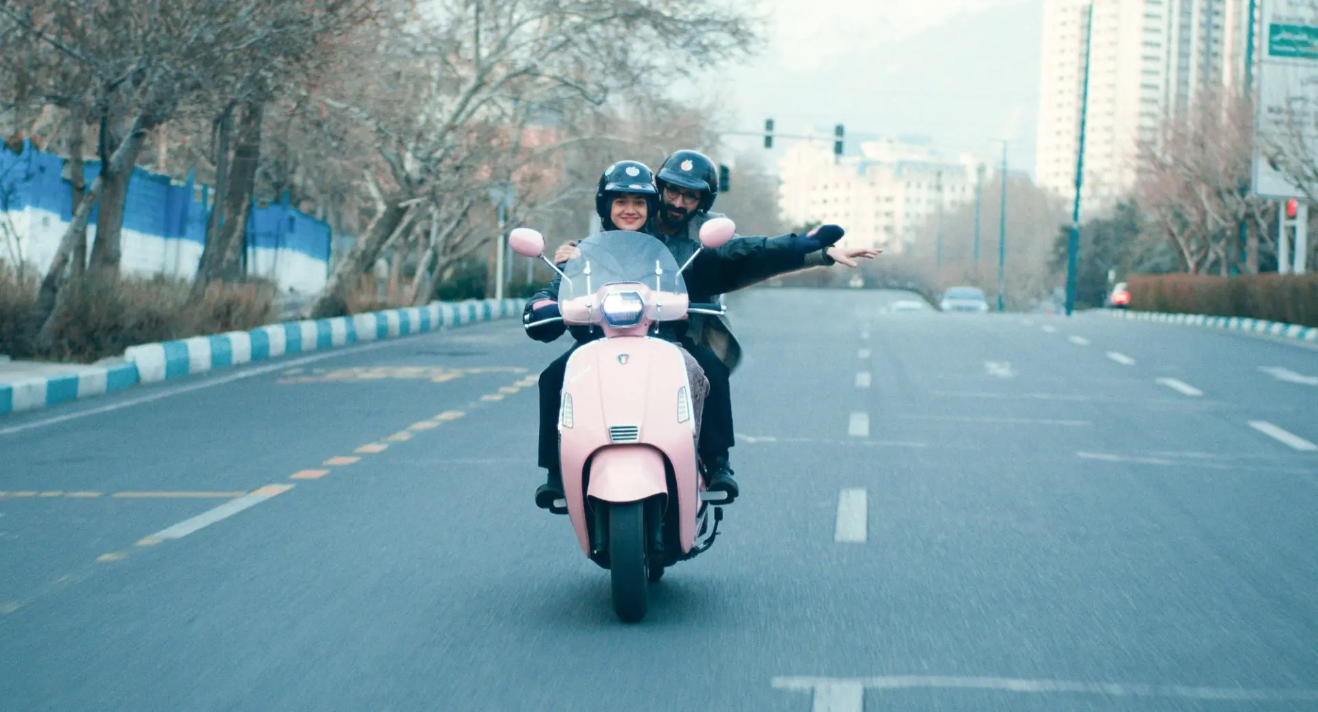 Divine Comedy (2025) | Crítica de la película de Ali Asgari | CineFilm